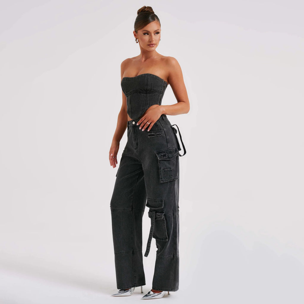 Completo da donna con top e pantaloni jeans