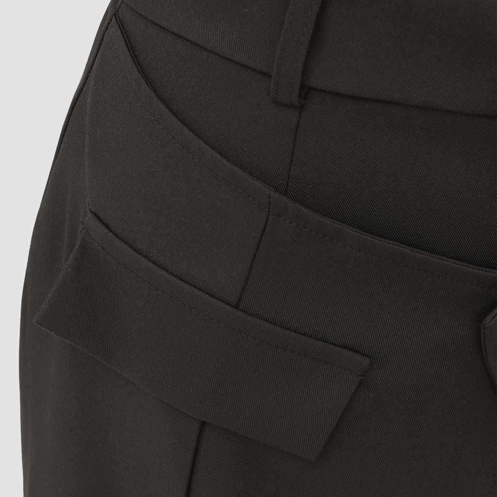 Pantalone con spacco alto